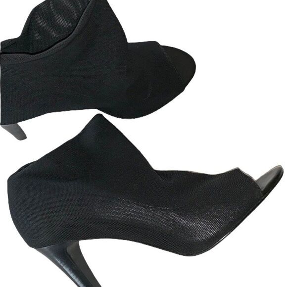 TAHARI Kelsi Peep Toe Ankle Bootie Heels Black 7.5 - Picture 1 of 16